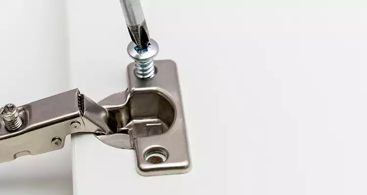 Screen Door Hinge Repair in San Lorenzo, CA