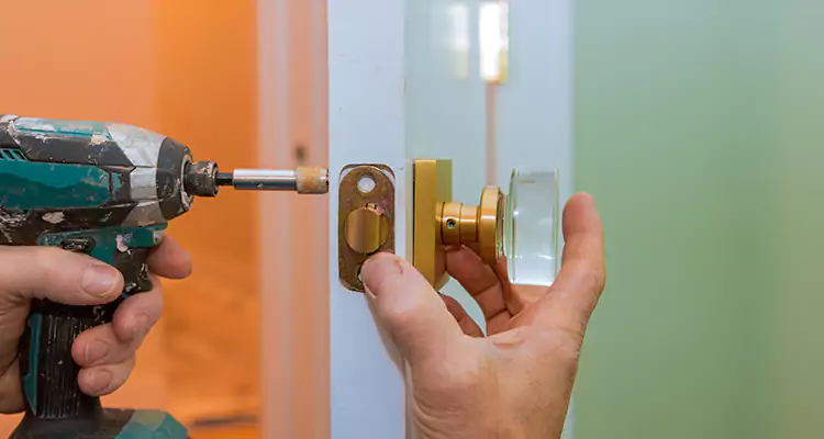 Broken Door Knob Fix in San Lorenzo, CA