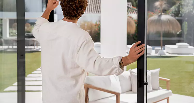 Sliding Screen Door Maintenance for Closing Issues in San Lorenzo, CA